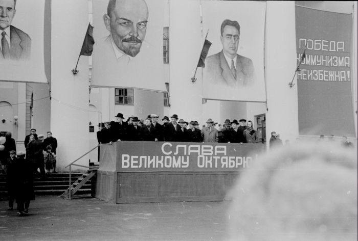 7 Ноября 1965 года. Косая гора. Трибуна у ДК Металлургов