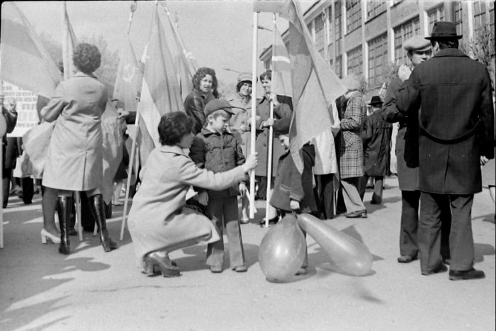 1 Мая 1976 года. Демонстранты на ул. Мосина